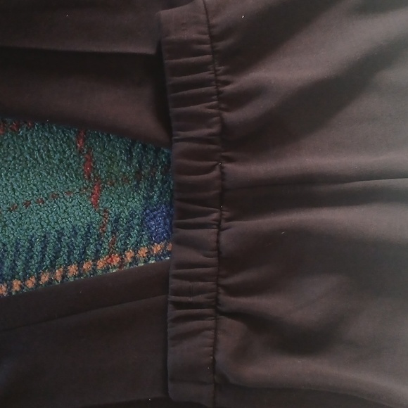 Elie. TAHARI black sweat suit. Includes top and bottoms. XS/TP - Picture 4 of 6